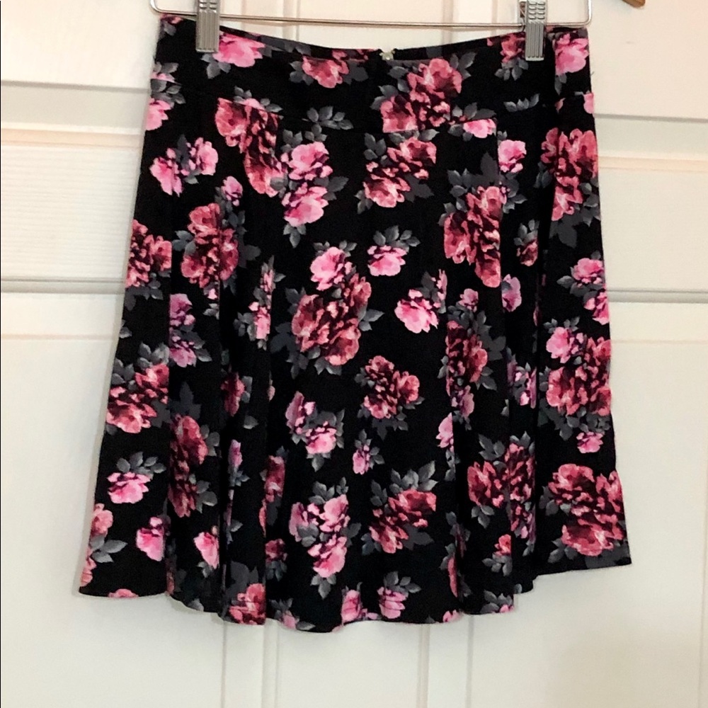 H&M Floral Pleated Skirt—Size Medium
